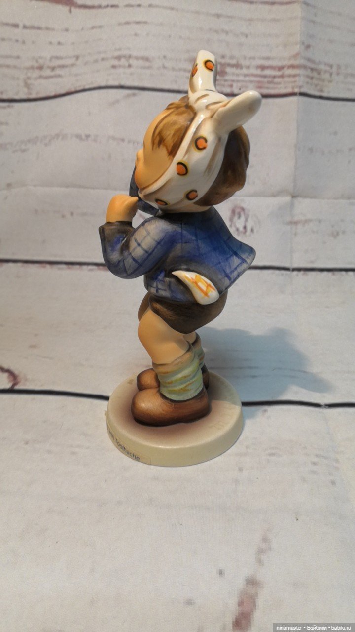 Статуэтка Goebel Hummel — Статуэтки