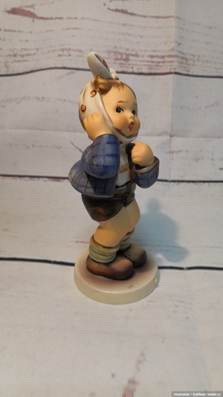 Статуэтка Goebel Hummel — Статуэтки