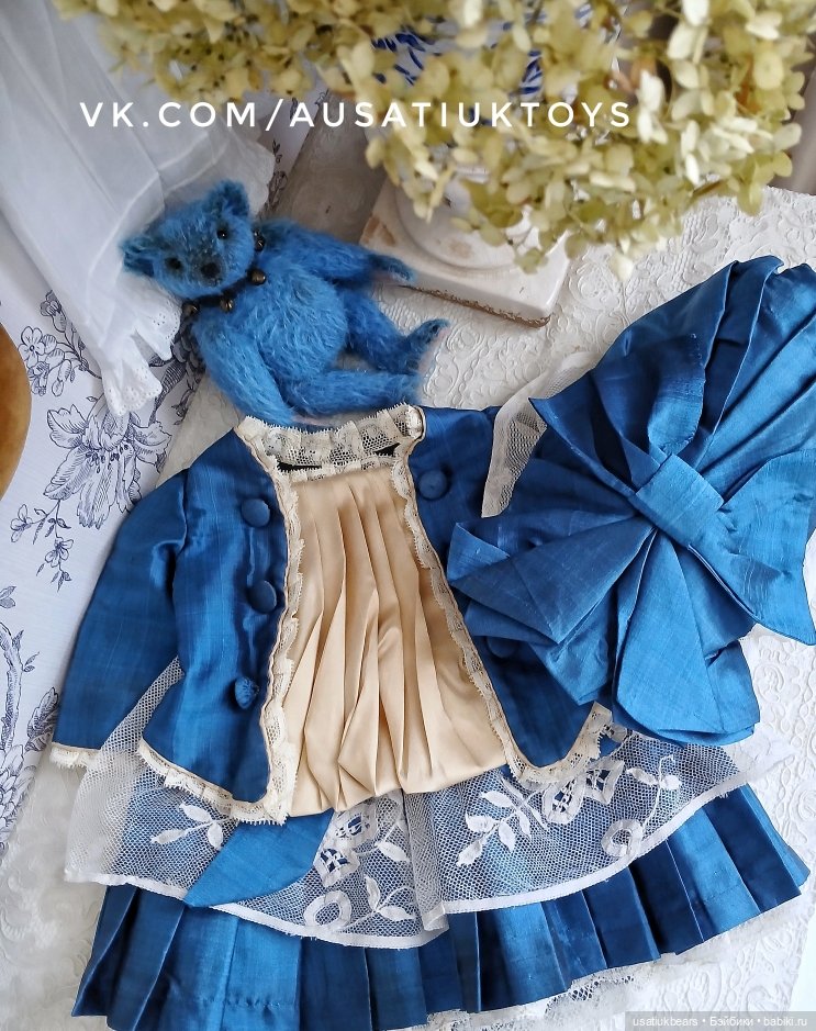 Шелковый комплект для антикварной куклы (фото 5)