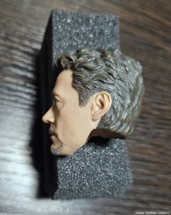 Голова куклы Tony Stark от Hot Toys (фото 2)