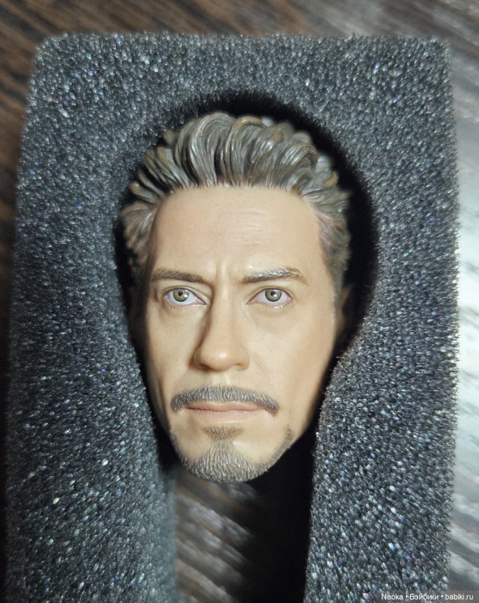 Голова куклы Tony Stark от Hot Toys