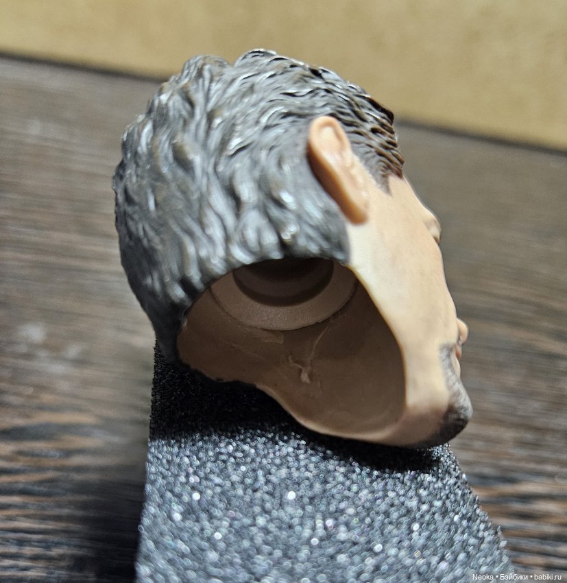 Голова куклы Tony Stark от Hot Toys (фото 5)