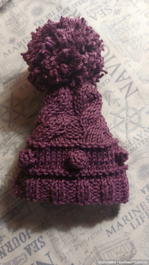 Шапка с бумбошкой — Одежда для BJD