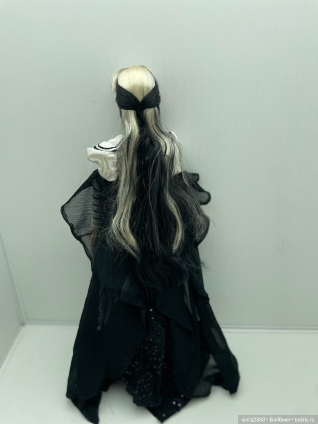 Автор Роберт Тоннер Эванжелина Гастли gothic glam (фото 3)