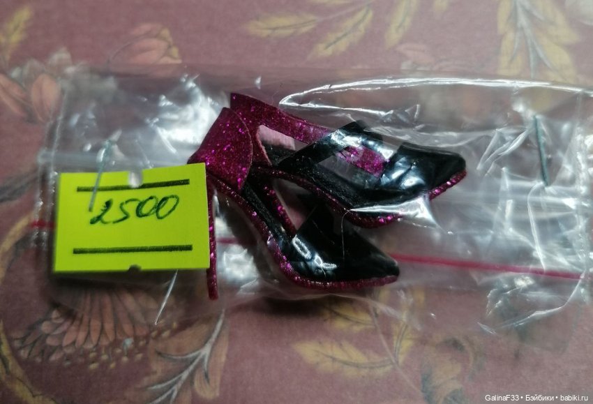 Оригинальная обувь от кукол Integrity Toys