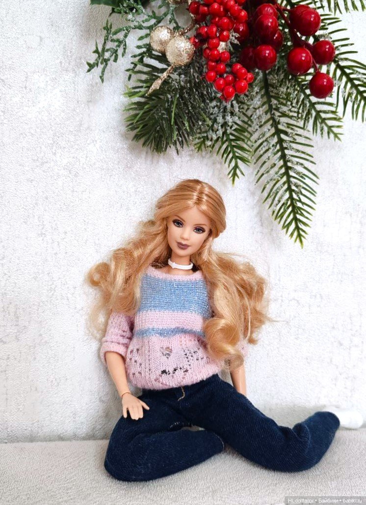 Комплект одежды для Барби (джинсы, кофта) (фото 2)