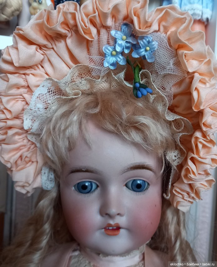 Шляпка боннет из антикварного шелка (фото 2)