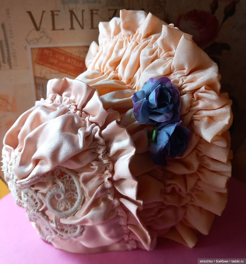 Шляпка боннет из антикварного шелка