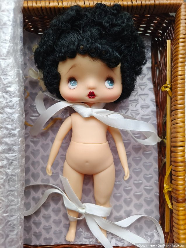 Bokka виниловая азиатская куколка