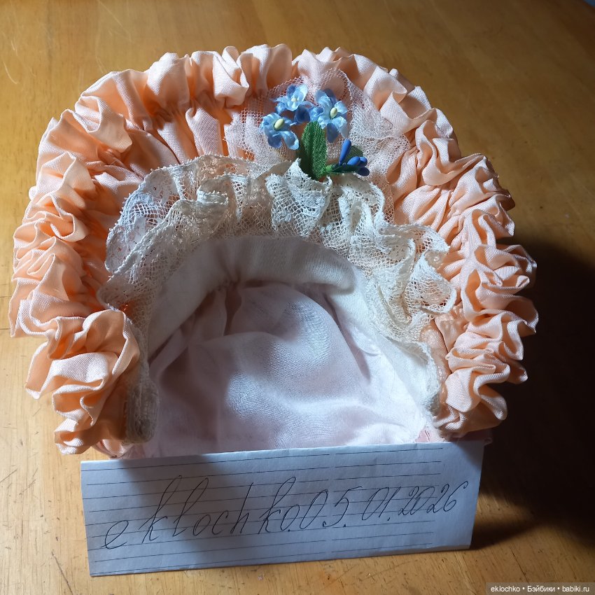 Шляпка боннет из антикварного шелка (фото 8)