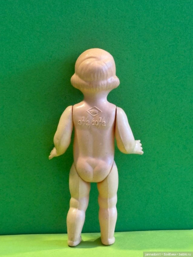 Целлулоидная куколка Schildkrot с рельефными волосами, высота 9,5 см (фото 3)