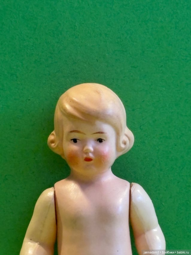 Целлулоидная куколка Schildkrot с рельефными волосами, высота 9,5 см (фото 2)
