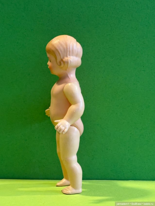Целлулоидная куколка Schildkrot с рельефными волосами, высота 9,5 см (фото 5)