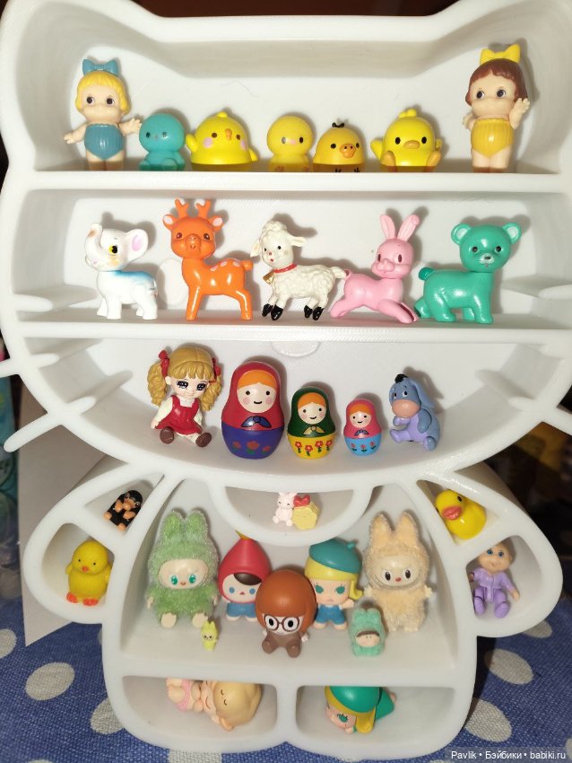 Стеллаж для кукол и миниатюра в него (фото 2)