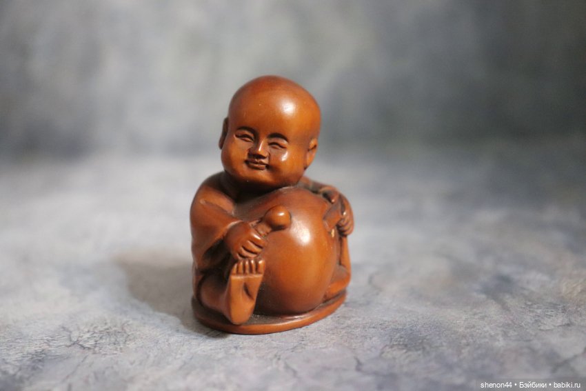 Нэцкэ "Мальчик Карако с персиком". Винтаж, более 50 лет