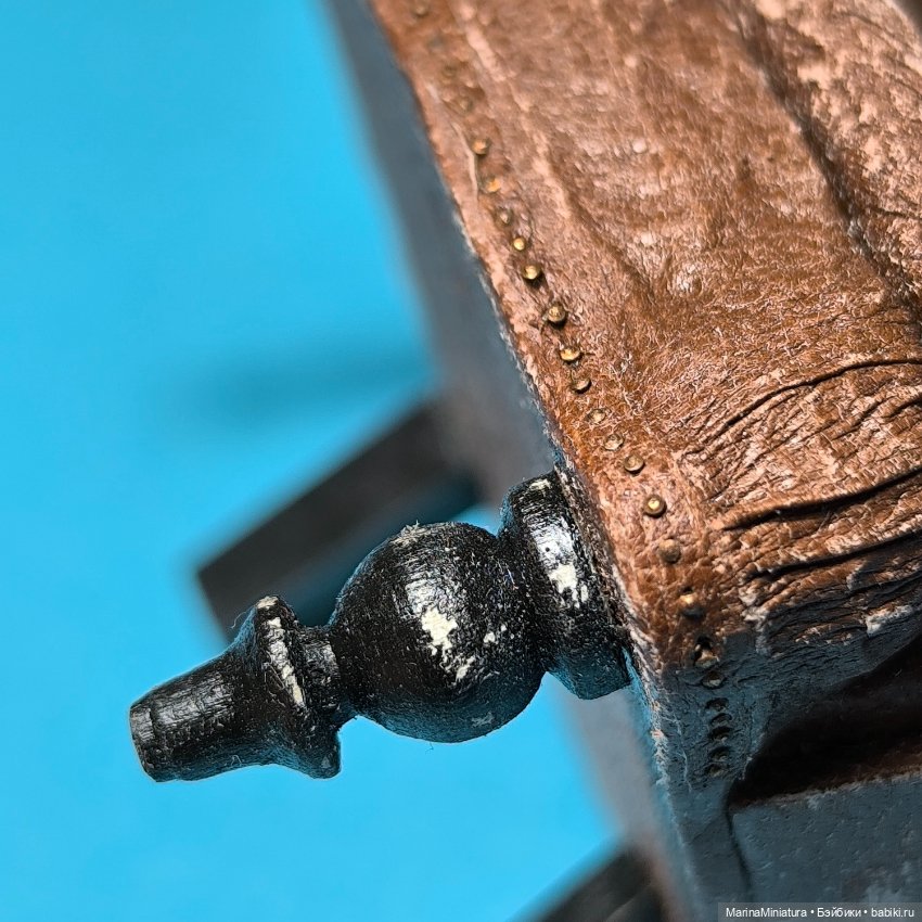 Миниатюрное кресло, масштаб 1:12 (фото 4)