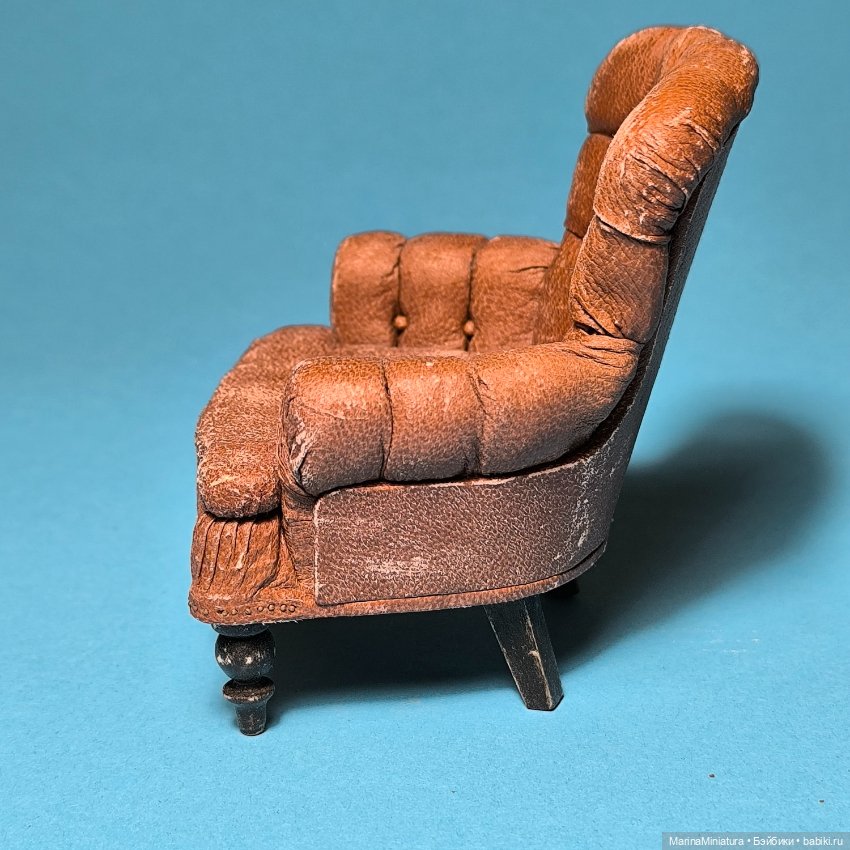 Миниатюрное кресло, масштаб 1:12