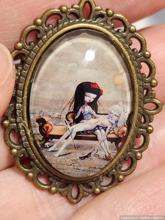 Кулоны для средних и больших кукол