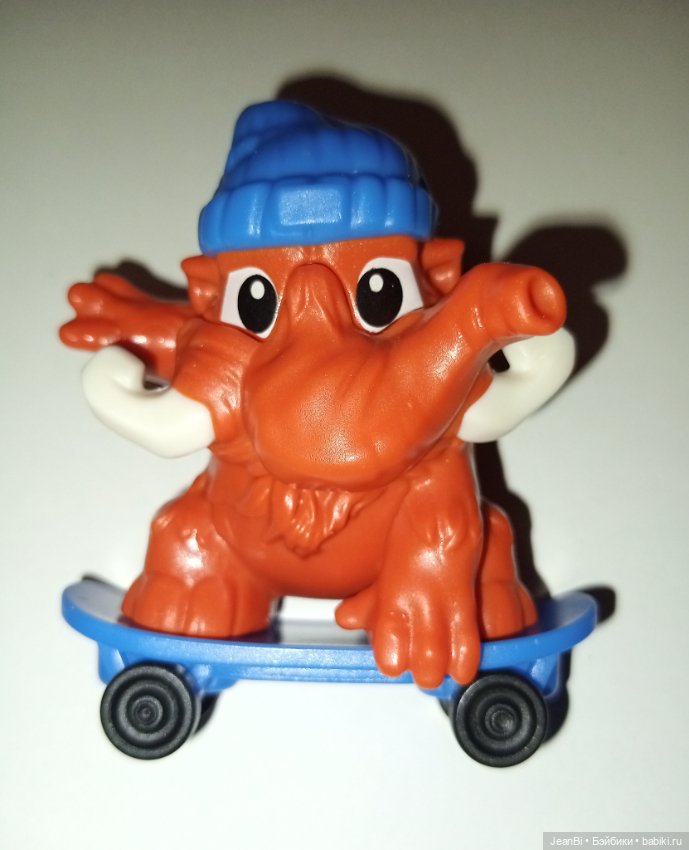 Мамонт из огромного Киндера (фото 2)