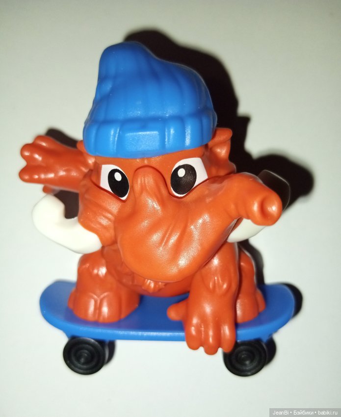 Мамонт из огромного Киндера (фото 3)