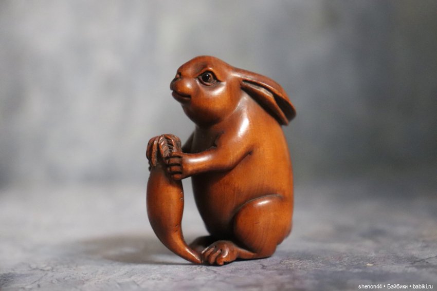 Нэцкэ "Кролик с морковкой". Винтаж! Более 50 лет