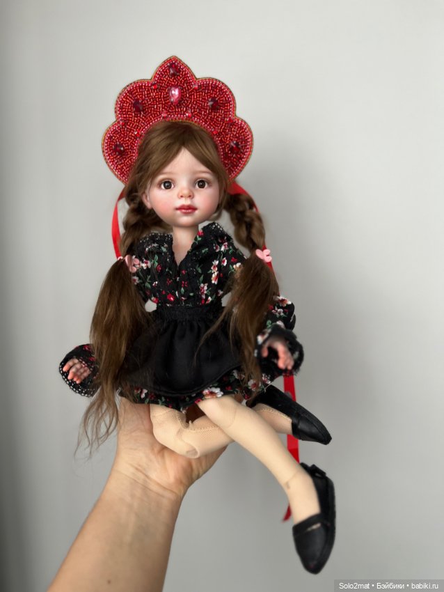 Полный комплект одежды и обуви на Паолу