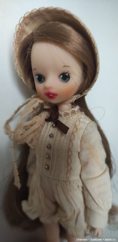 Азиатская коллекционная куколка (фото 4)