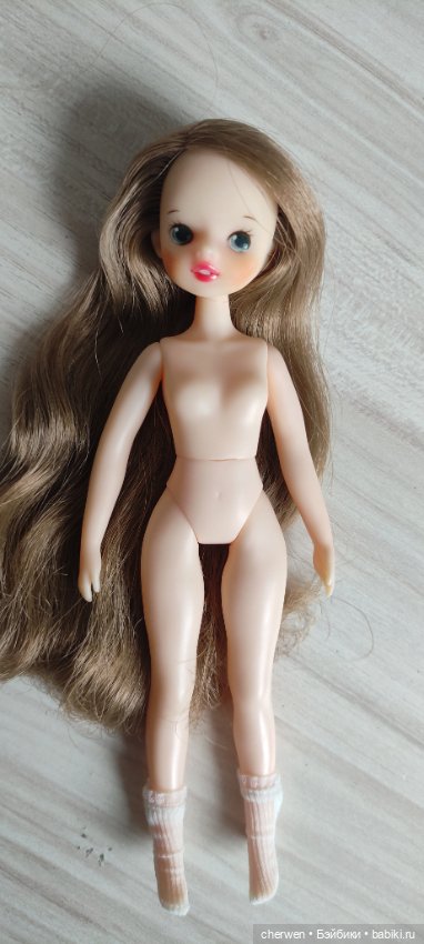 Азиатская коллекционная куколка