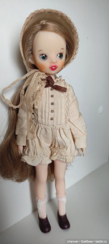 Азиатская коллекционная куколка (фото 3)