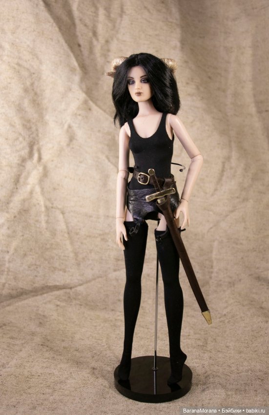 Миниатюра "Меч классика фентези №2" для кукол 1/4