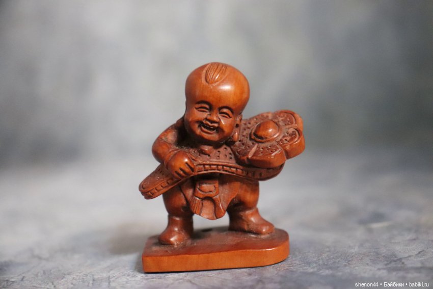 Нэцкэ "Ребенок Карако с жезлом жуи" .Винтаж