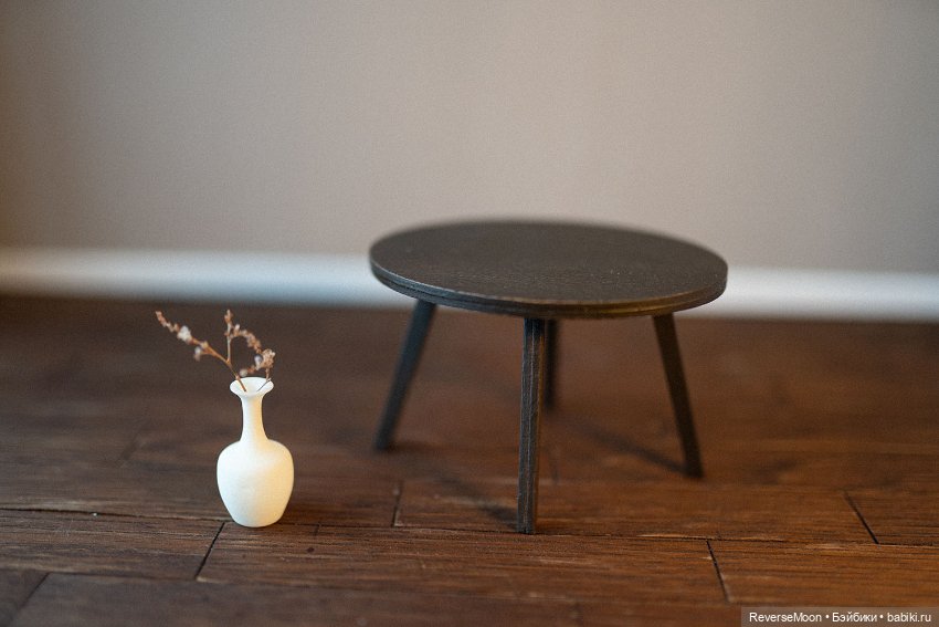 Круглый овальный стол для кукол 1:6 (фото 5)