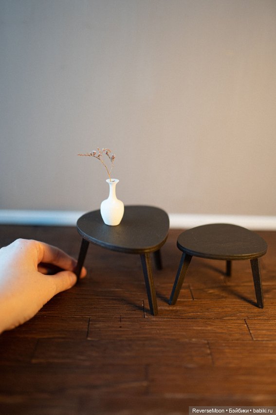 Комплект из двух овальных столов для кукол 1:6 (фото 5)