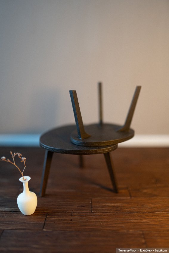 Комплект из двух овальных столов для кукол 1:6 (фото 3)