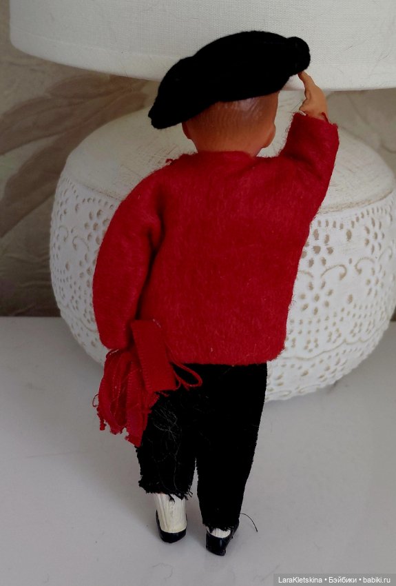 Миниатюрная кукла из пластика. Франция (фото 4)