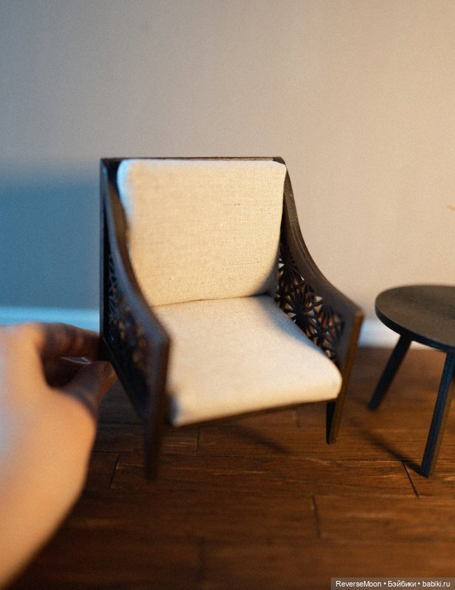 Кресло в винтажном классическом стиле, кресло для кукол 1:6 Блайз ,Барби (фото 3)