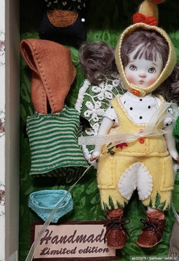 Фарфоровая куколка Sun Joo Lee 9,5 см (фото 3)