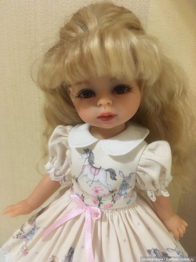 Paola Reina (21 см) платье с лошадками