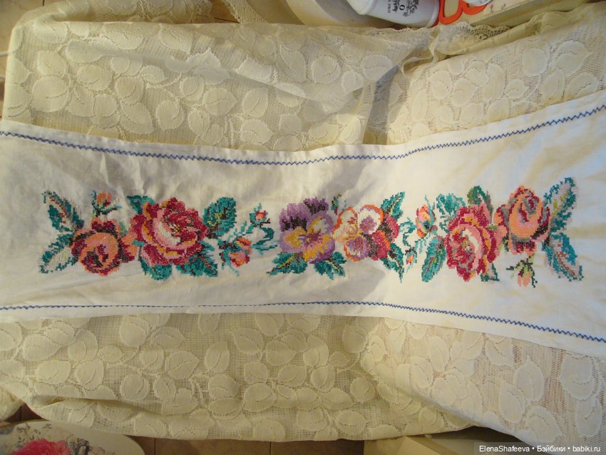 Антикварная дорожка с вышивкой.Франция (фото 6)