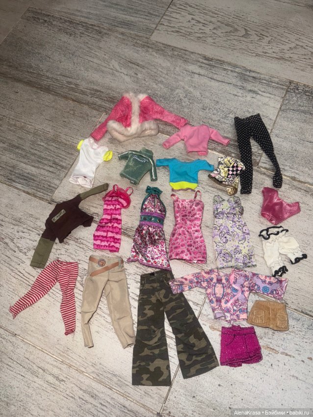 Лот одежды на Барби — Одежда для кукол