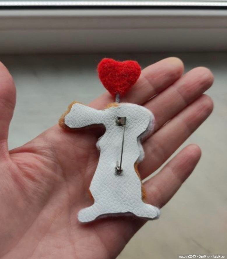 Брошь зайка — Авторские игрушки (фото 2)