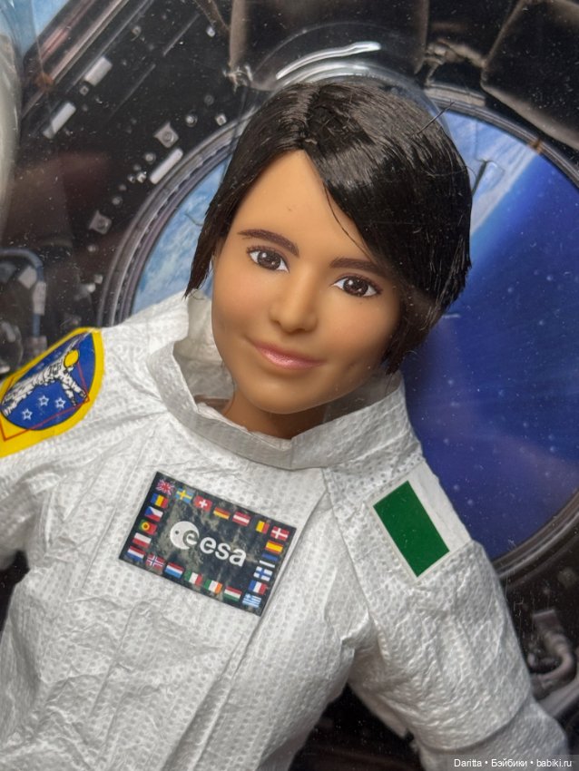 Кукла Barbie Samantha Cristoforetti (Барби Саманта Кристофоретти) (фото 2)