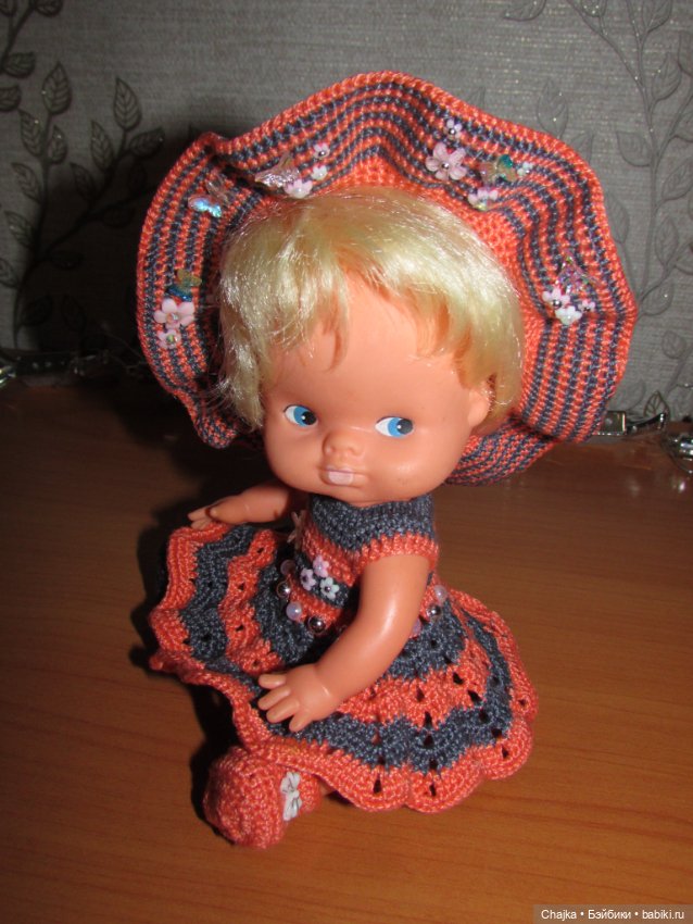 Авторский вязаный наряд\комплект с шляпой "Цветочная Фея-1" на кукол ГДР Кисс Ми \ Kiss Me (фото 5)