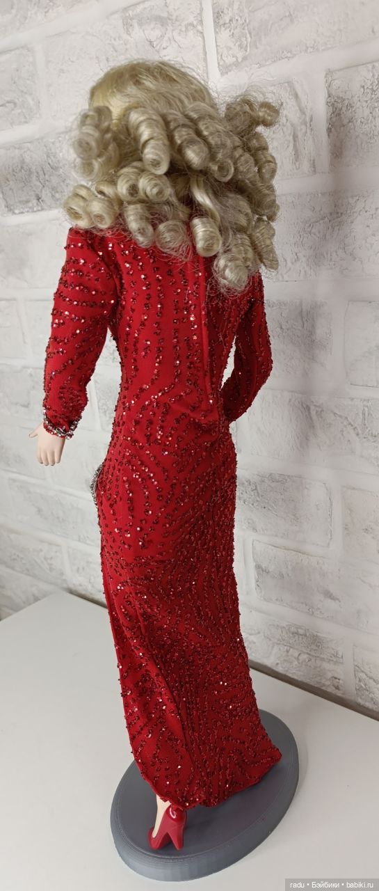 Коллекционная винтажная портретная кукла “Gentleman prefers blondes “ Marilyn Monroe (фото 10)