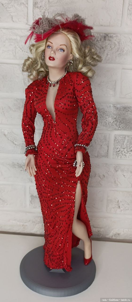 Коллекционная винтажная портретная кукла “Gentleman prefers blondes “ Marilyn Monroe