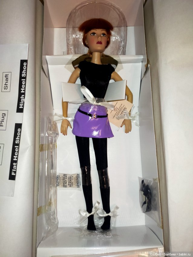 Madame Alexander "Mod Alexandra Fairchild Ford" Doll – 16", Limited Edition (фото 4)