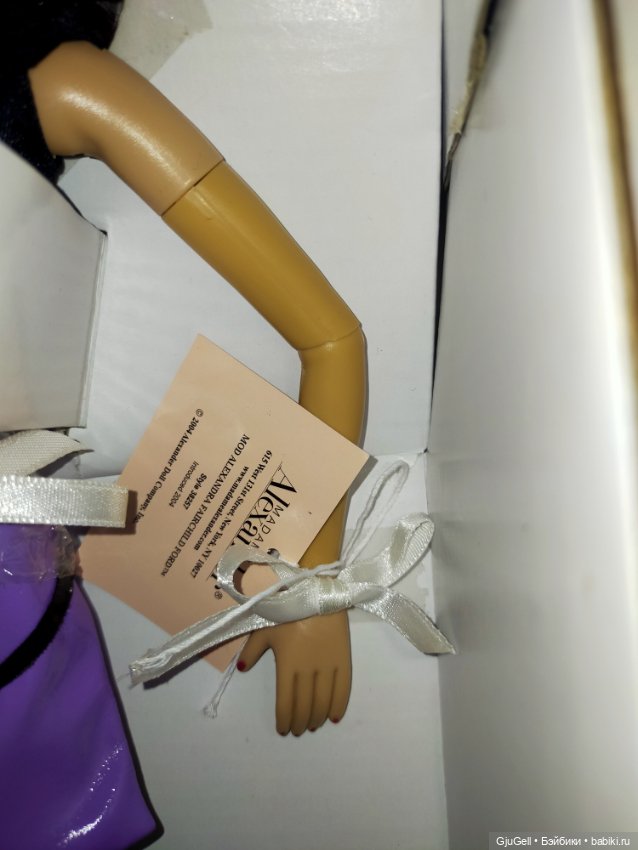 Madame Alexander "Mod Alexandra Fairchild Ford" Doll – 16", Limited Edition (фото 6)