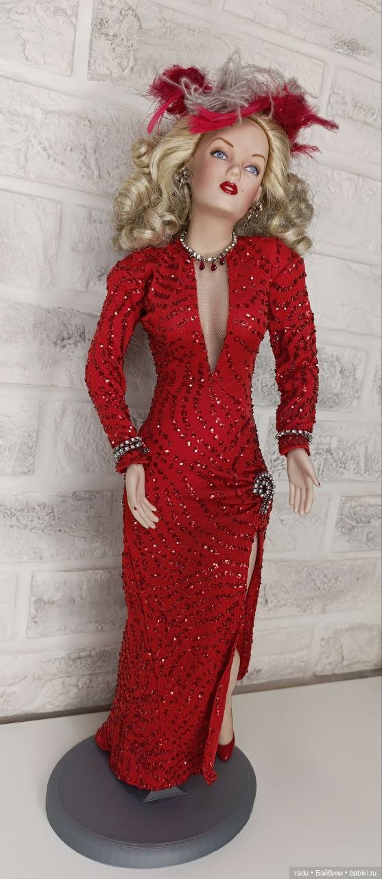 Коллекционная винтажная портретная кукла “Gentleman prefers blondes “ Marilyn Monroe