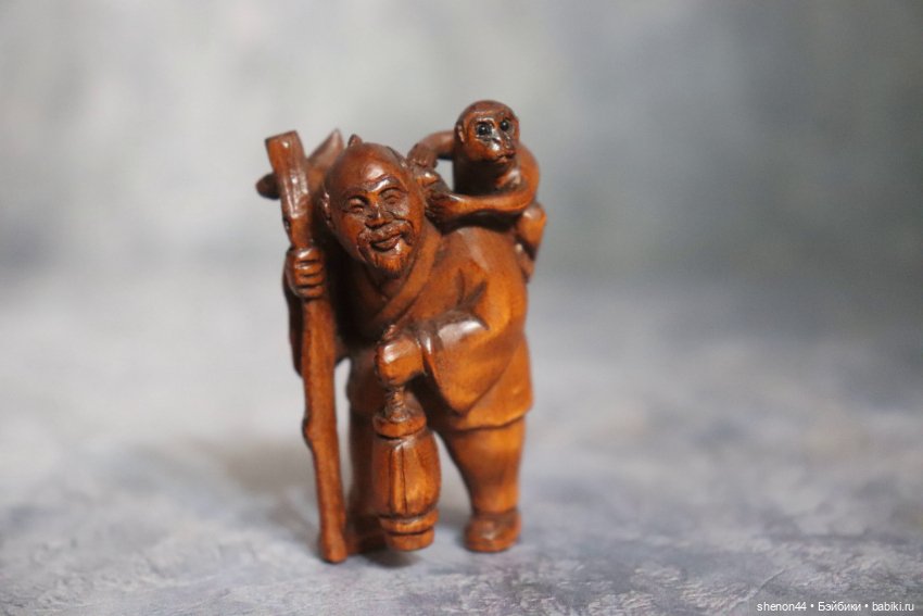 Нэцкэ "Японец с обезьянкой"