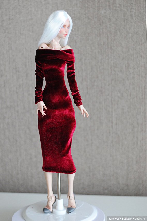Бордовое бархатное платье для Химеры и других БЖД кукол формата 1/4 (фото 2)